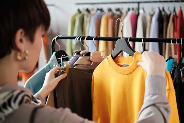 les différentes façons de porter une chemise blanche